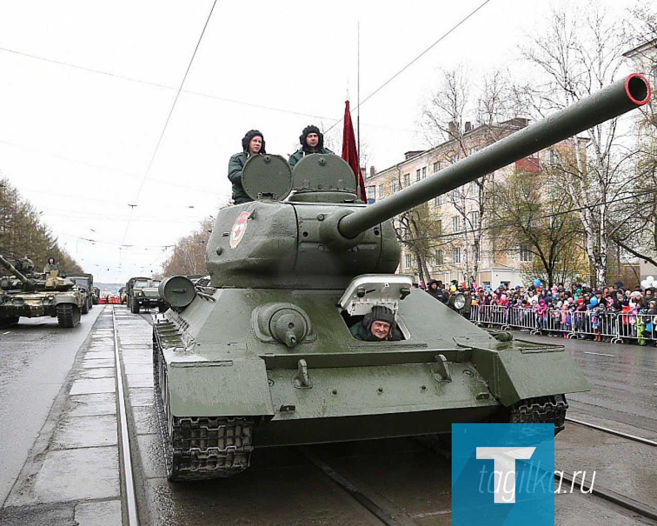 Изображение Парад Победы открылся приветствием представителей 