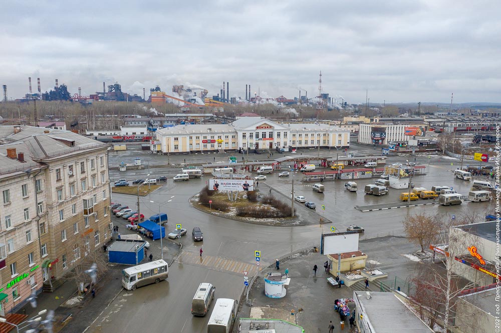 Изображение В Нижнем Тагиле на площади Трудовой доблести перен