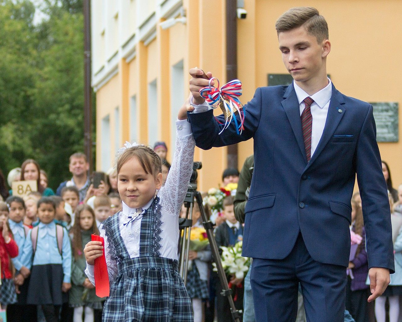 Изображение Торжественная линейка прошла в школе №23 Нижнего Т