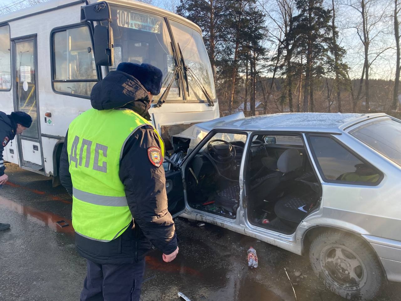 Изображение В Нижнем Тагиле пассажирский автобус попал в ДТП